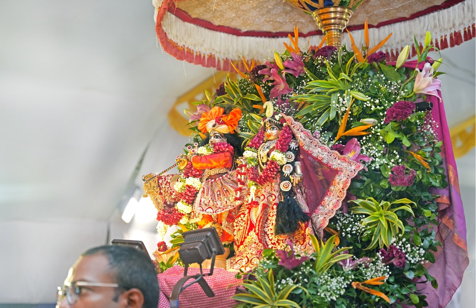 Sri Radha Madhav Palaki Seva